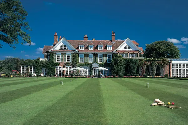 A Grand Coast Mansion on Long Island